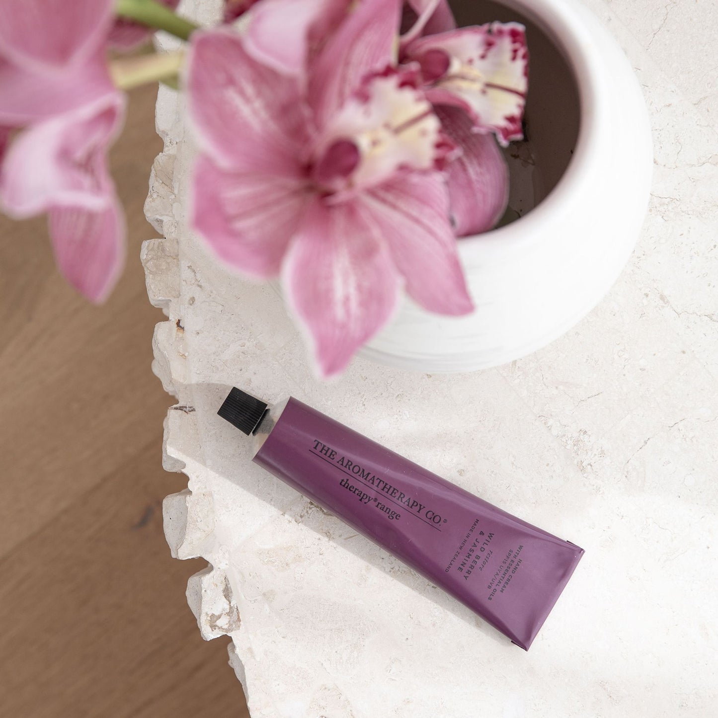 The Aromatherapy Co. - Wild berry & Jasmine hand cream